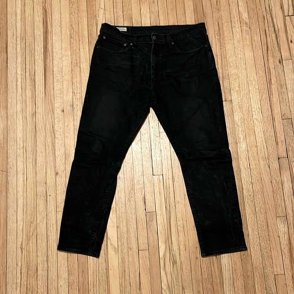 Black Levi’s Premium 512